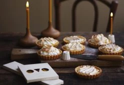 Ovo Things Oak Candle Holder -Twentytwentyone Shop Fanny Haag OVO Things a e6ea4156 744d 40c0 8c25 c411ddf36534