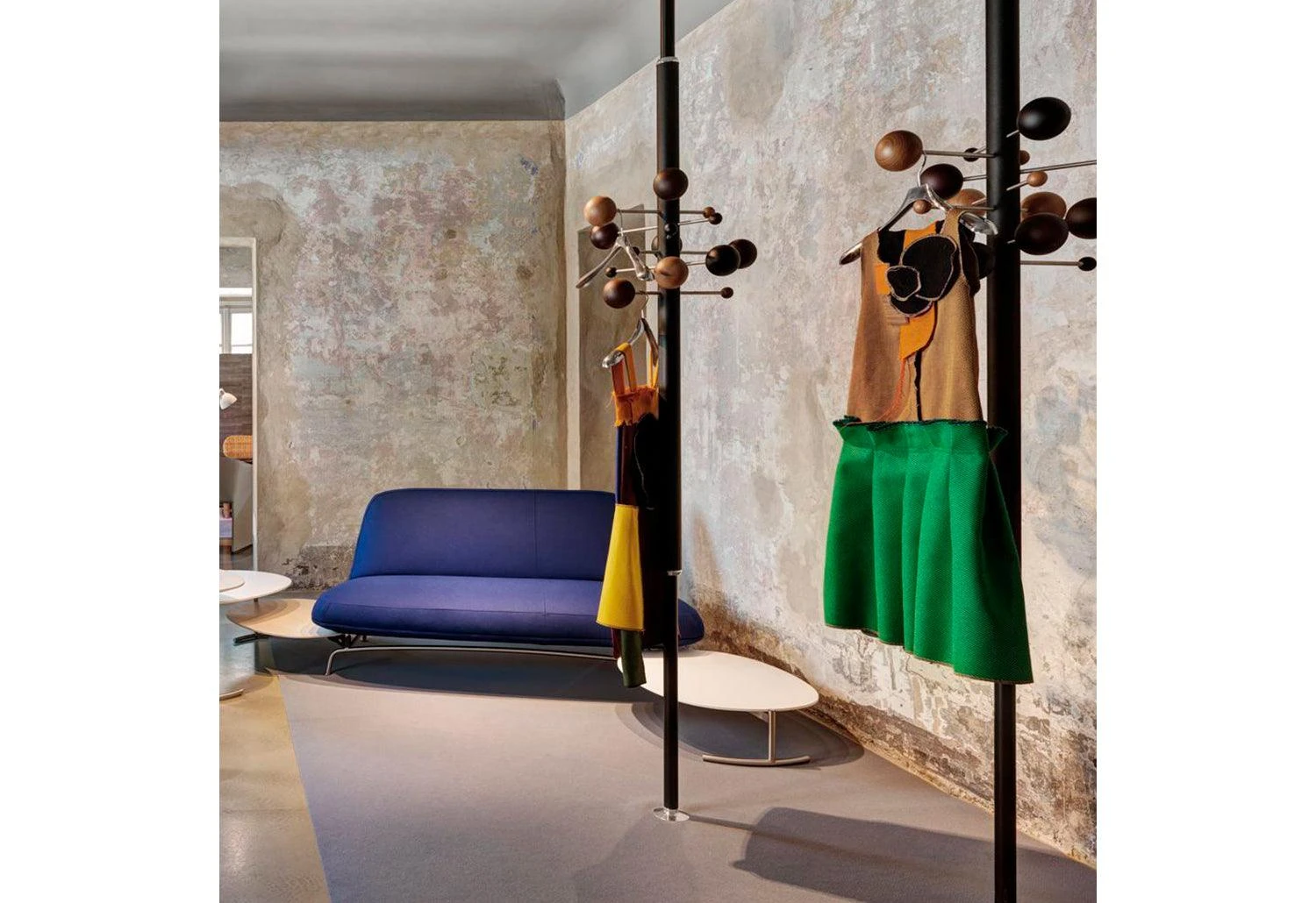 Tecno AT16 Column Coat Hanger, 1961 5 Tecno AT16 Column Coat Hanger, 1961 - Image 3