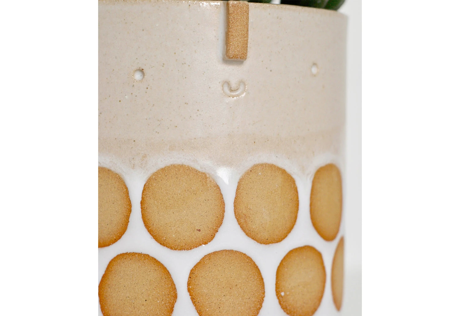 Atelier Stella Oatmeal Spot Tripod Planter 6 Atelier Stella Oatmeal Spot Tripod Planter - Image 4