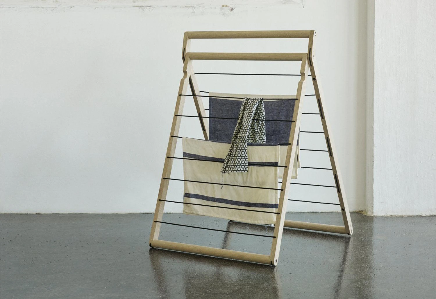 Skagerak Dryp Drying Rack 3 Skagerak Dryp Drying Rack