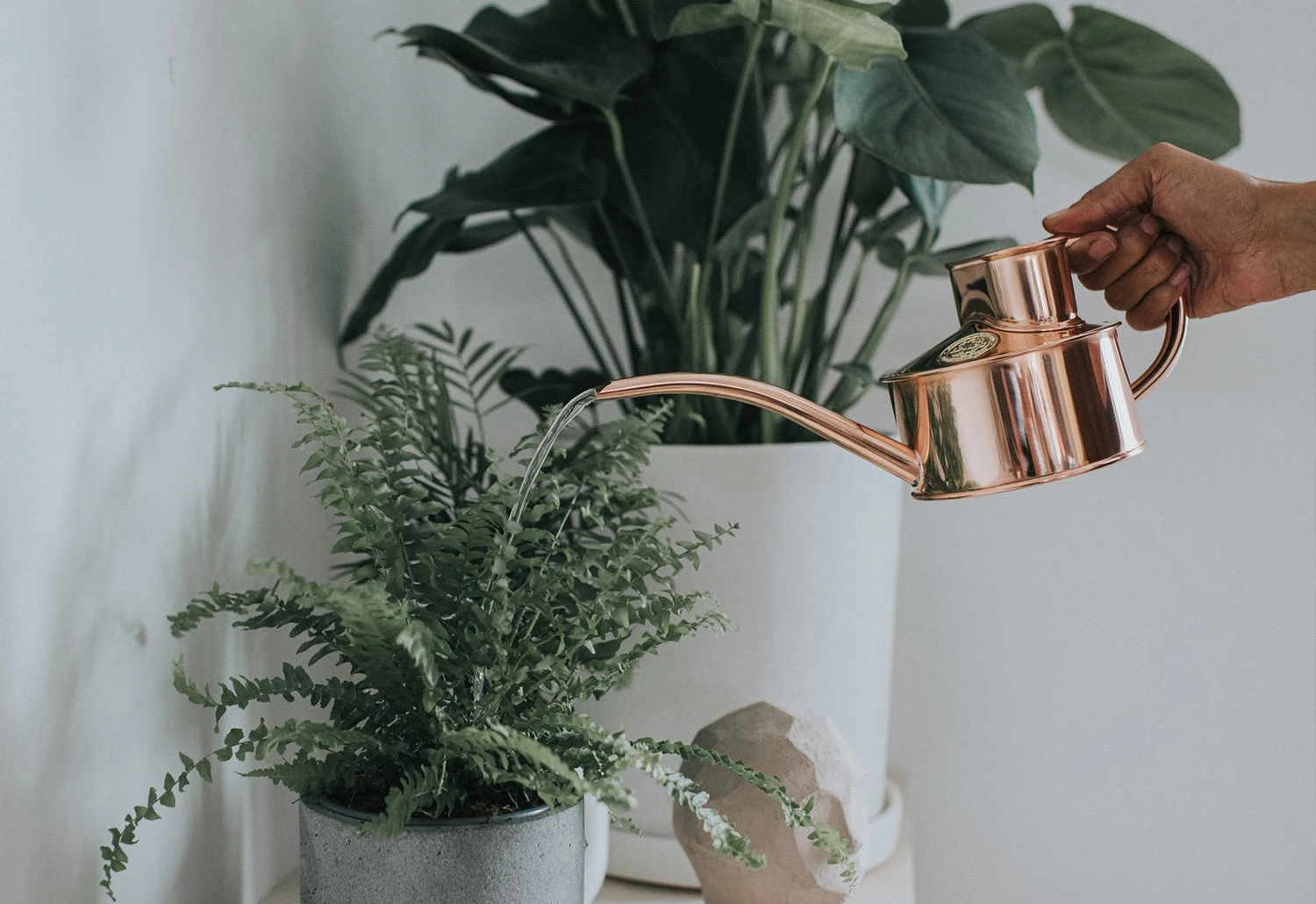 Hâws Fazeley Flow Copper Watering Can 7 Hâws Fazeley Flow Copper Watering Can - Image 5