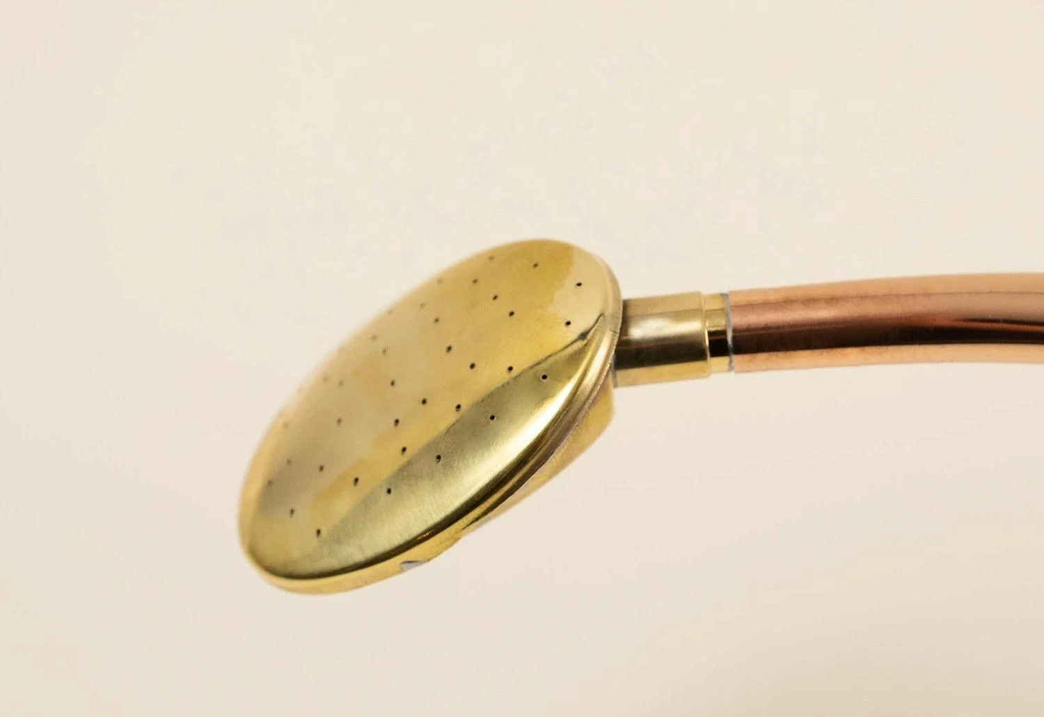 Hâws Rowley Ripple Copper Watering Can 6 Hâws Rowley Ripple Copper Watering Can - Image 4