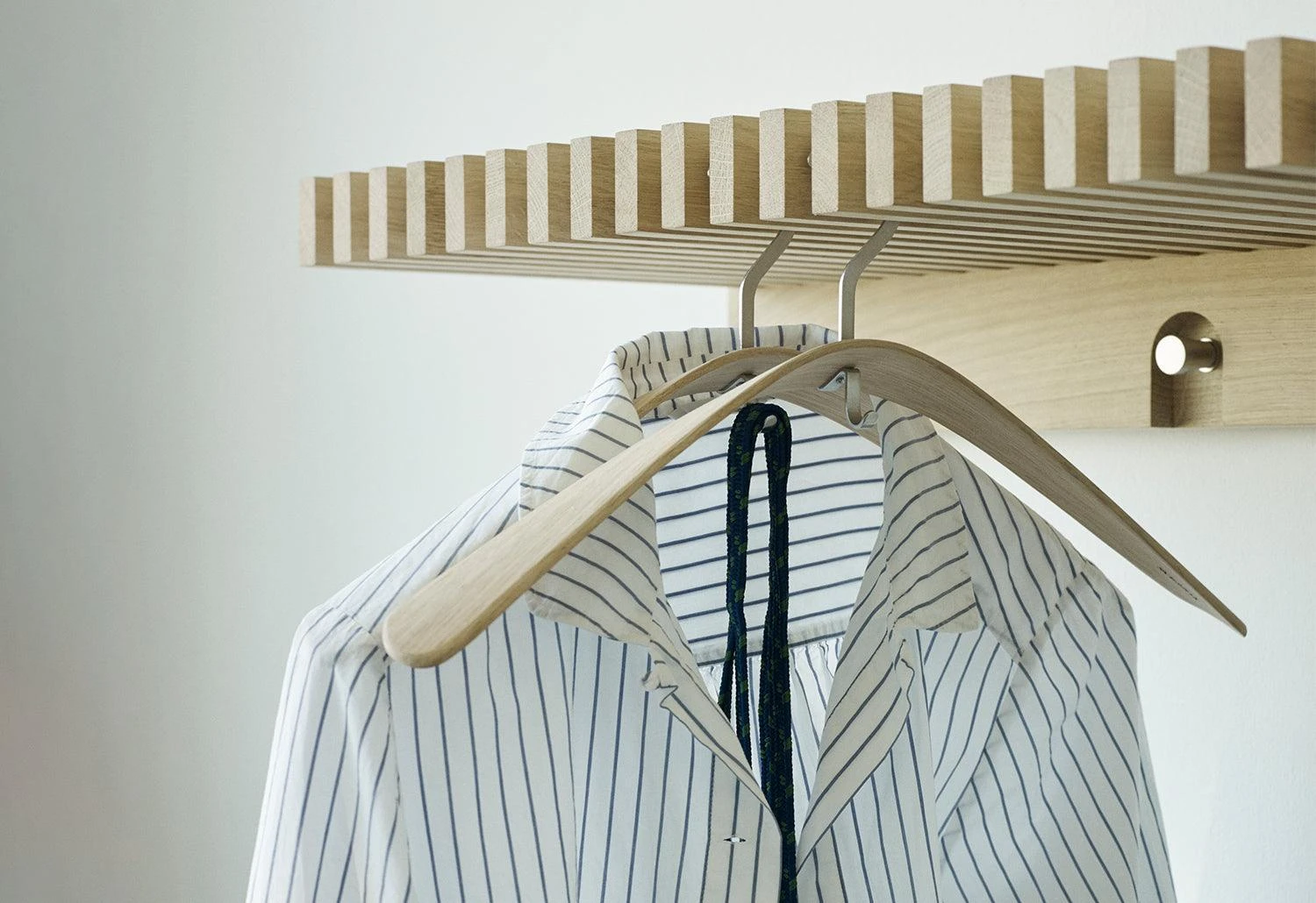 Skagerak Pilot Coat Hanger 4 Skagerak Pilot Coat Hanger - Image 2