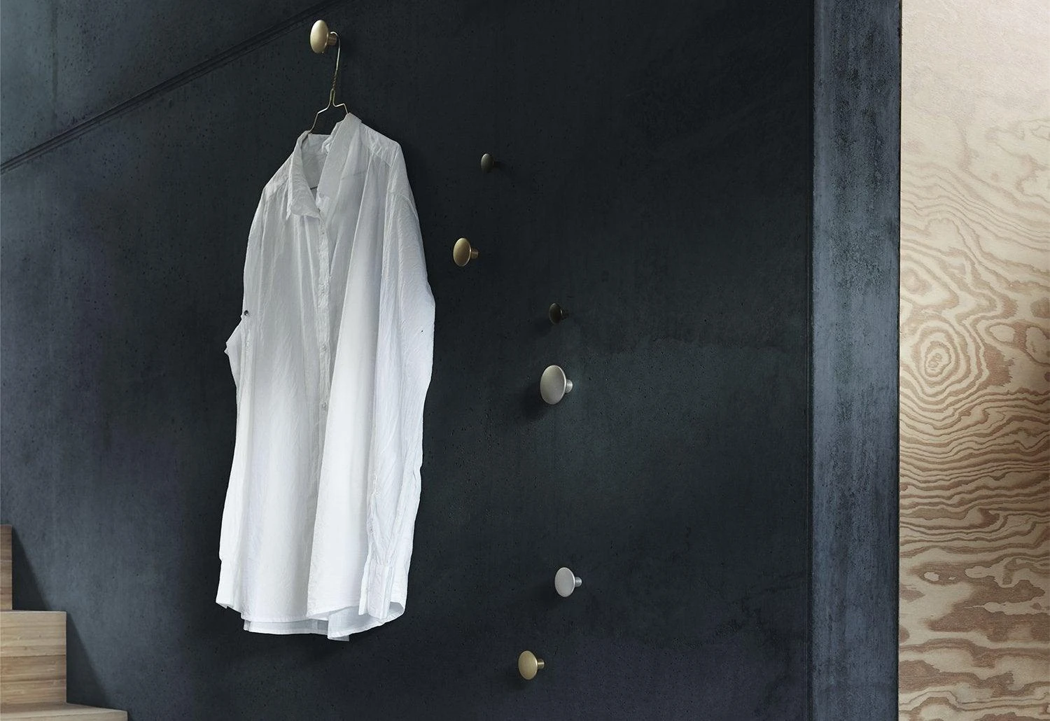 Muuto The Dots Metal Hooks, Brass 4 Muuto The Dots Metal Hooks, Brass - Image 2