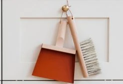 Andree Jardin Hand Brush And Dustpan Set 9 Andree Jardin Hand Brush And Dustpan Set -Twentytwentyone Shop twentytwentyone Andree Jardin Hand Brush Dustpan Set Red 1