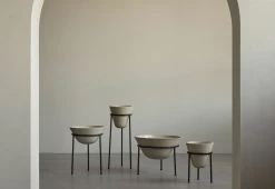 Menu Daiza Planter, 2023 23 Menu Daiza Planter, 2023 -Twentytwentyone Shop twentytwentyone Menu Daiza Planter 4