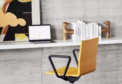 Vitra Girard Bird, 1945 18 Vitra Girard Bird, 1945 -Twentytwentyone Shop twentytwentyone Vitra Alexander Girard Bird 7