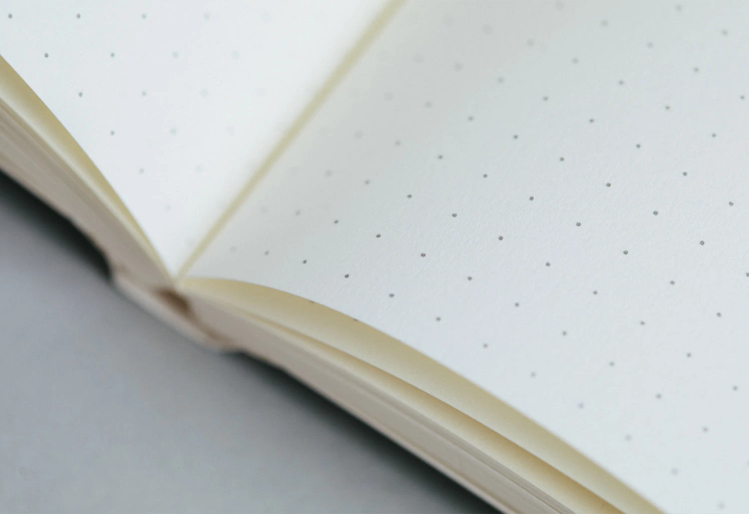 Ola Studio A5 Layflat Notebook, Dotted Pages 4 Ola Studio A5 Layflat Notebook, Dotted Pages - Image 2