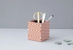 Ola Studio Handmade Pencil Pot, Kaffe