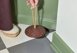 Twentytwentyone Shop -Twentytwentyone Shop twentytwentyone pidat doorstop lifestyle 5