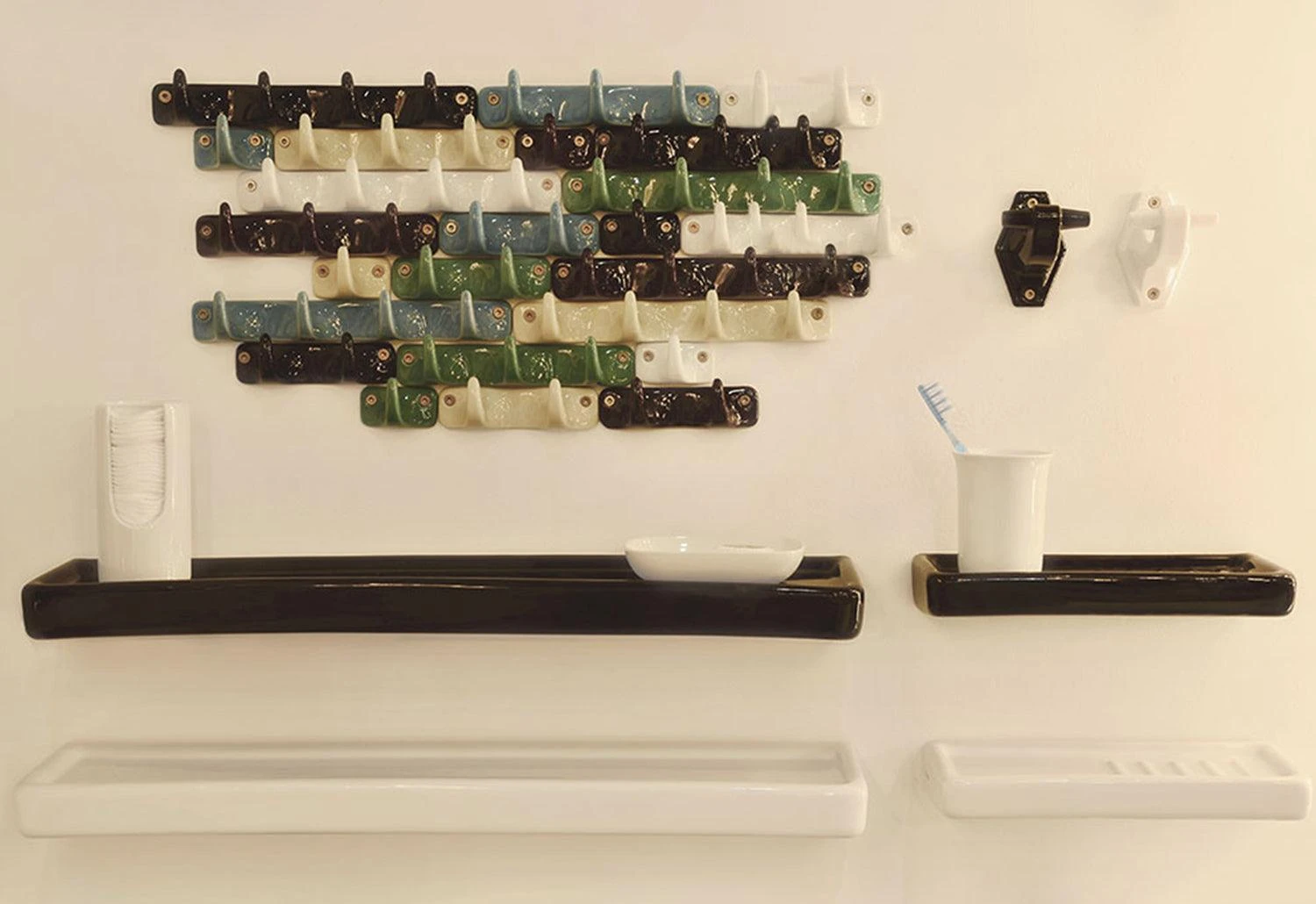 Zangra Porcelain Soap Holder 3 Zangra Porcelain Soap Holder - Image 2